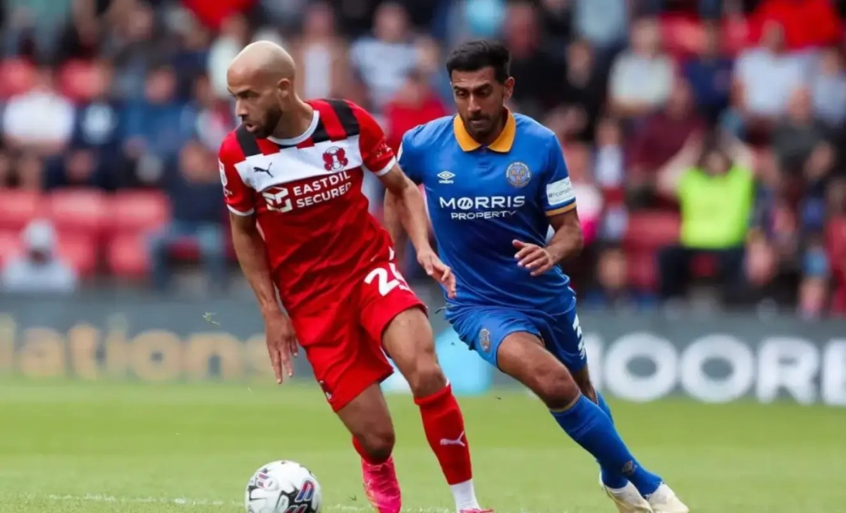 足球运动员为何要吐口水